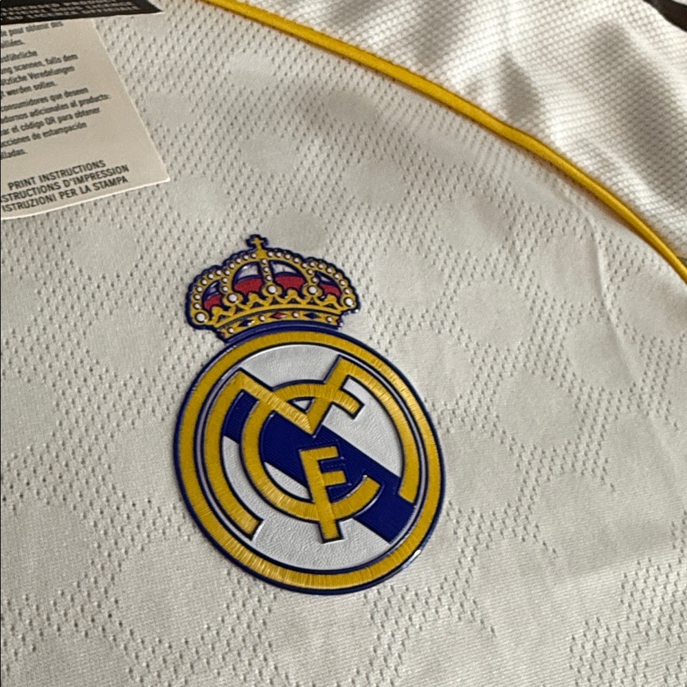 Real Madrid #5 Jude Bellingham 2025-26 Adidas Home Player Edition Jersey - Picture 3 of 9